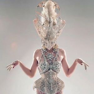 Meet your Posher, Eva